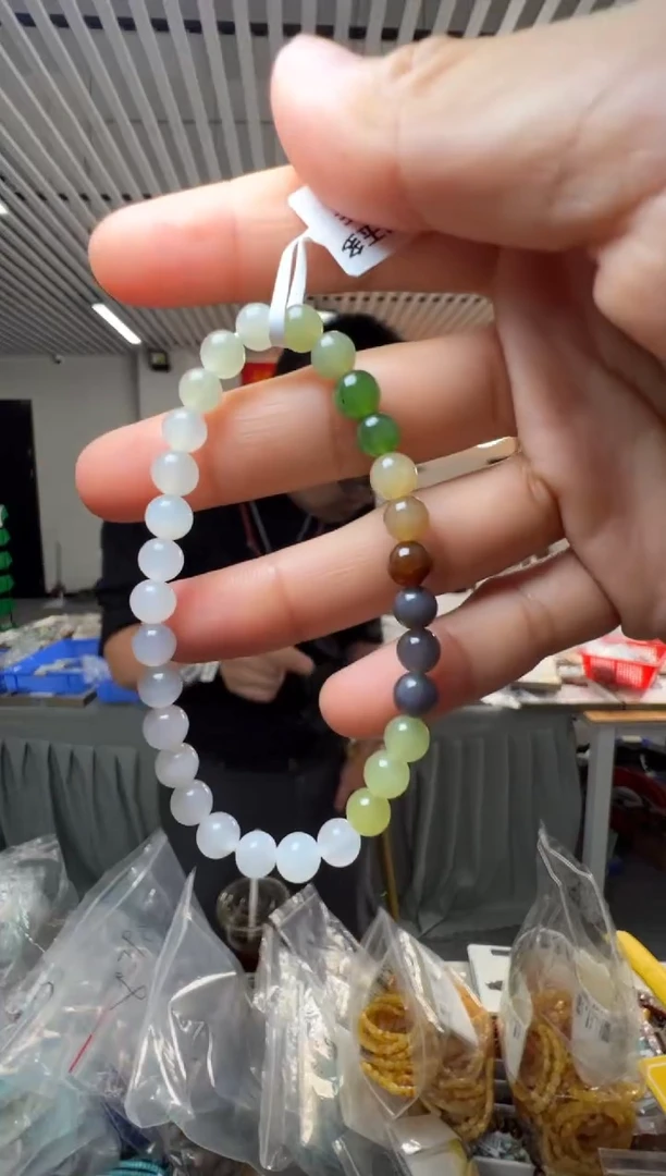 手串未镶嵌和田玉约6mm特A级和田玉多宝圆珠单圈手串