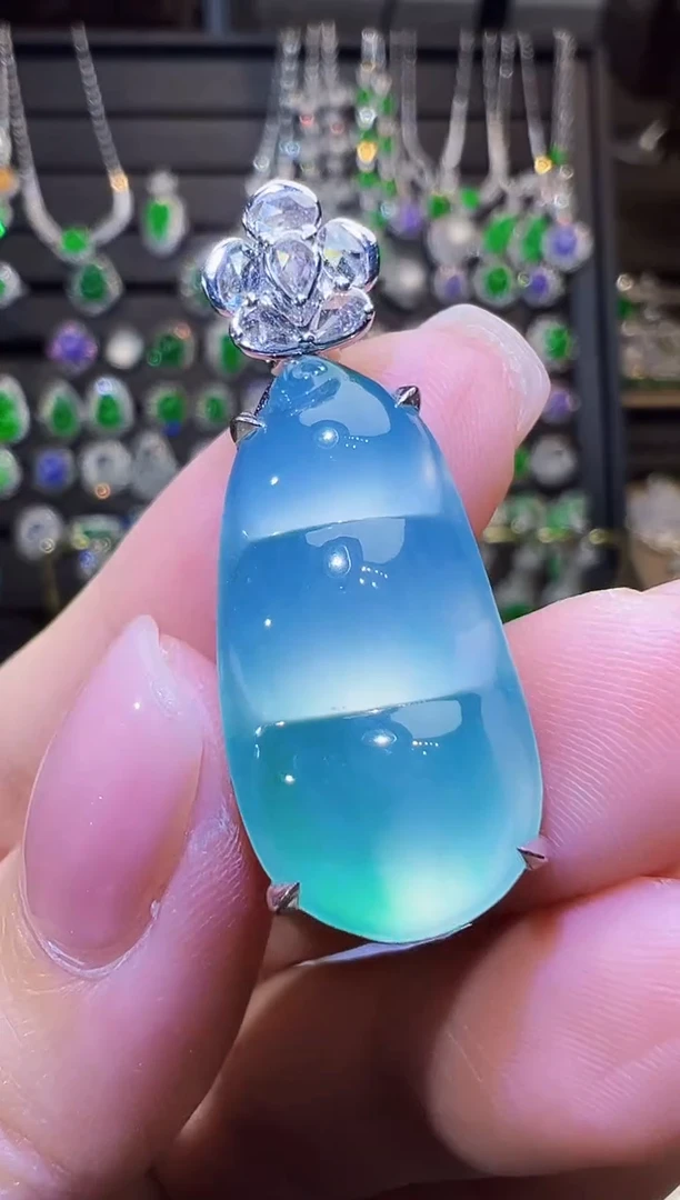 吊坠(不含链)18K金镶嵌翡翠豆子