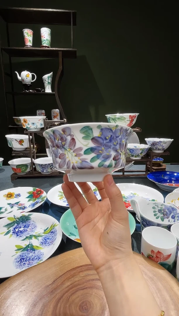 其他景德镇高温釉下彩4.75英寸金钟碗紫藤花