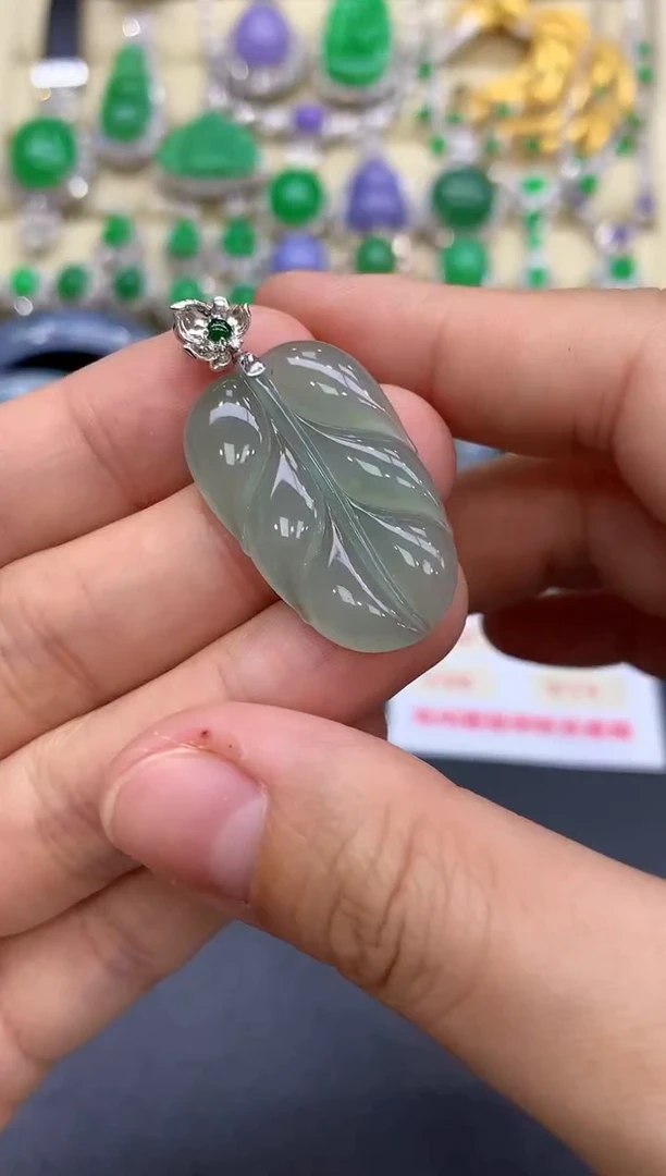 颈饰18K金镶嵌翡翠182-中国好珍宝