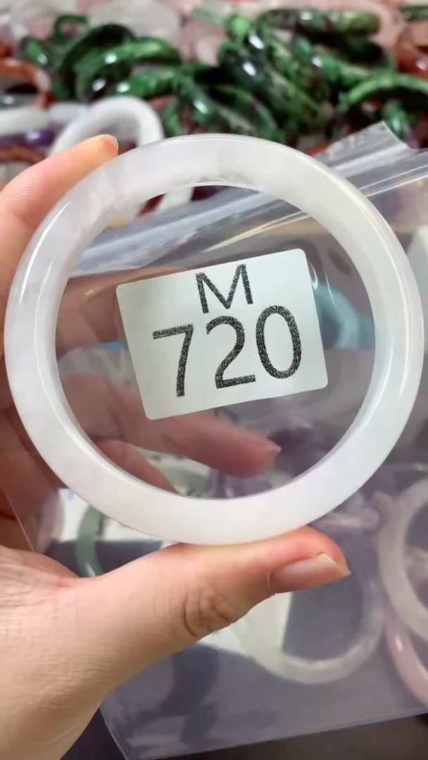 水晶手镯未镶嵌63手镯M720