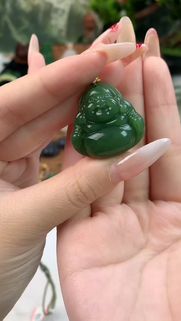 颈饰未镶嵌和田玉吊坠