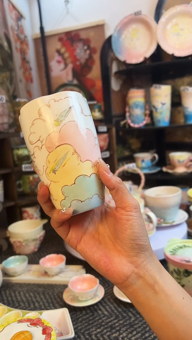 景德镇设计款手绘杯杯