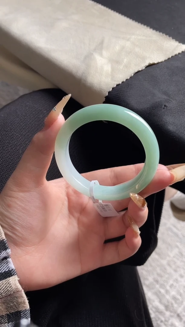 未镶嵌手镯翡翠三天鉴赏期
