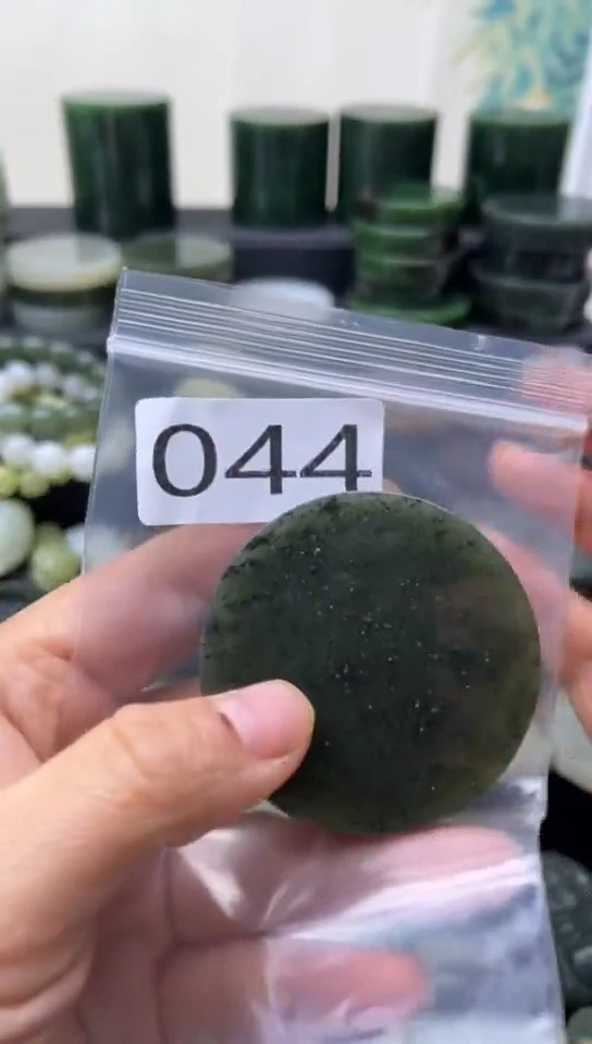 未镶嵌和田玉珠宝半成品镯芯