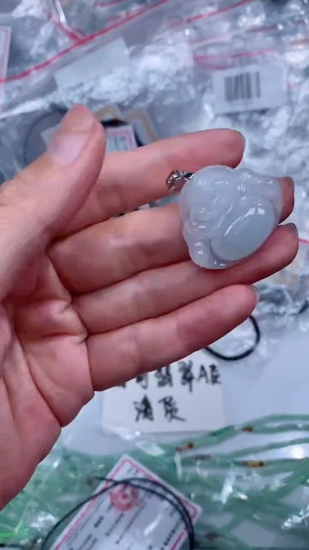 颈饰银S925镶嵌翡翠吊坠