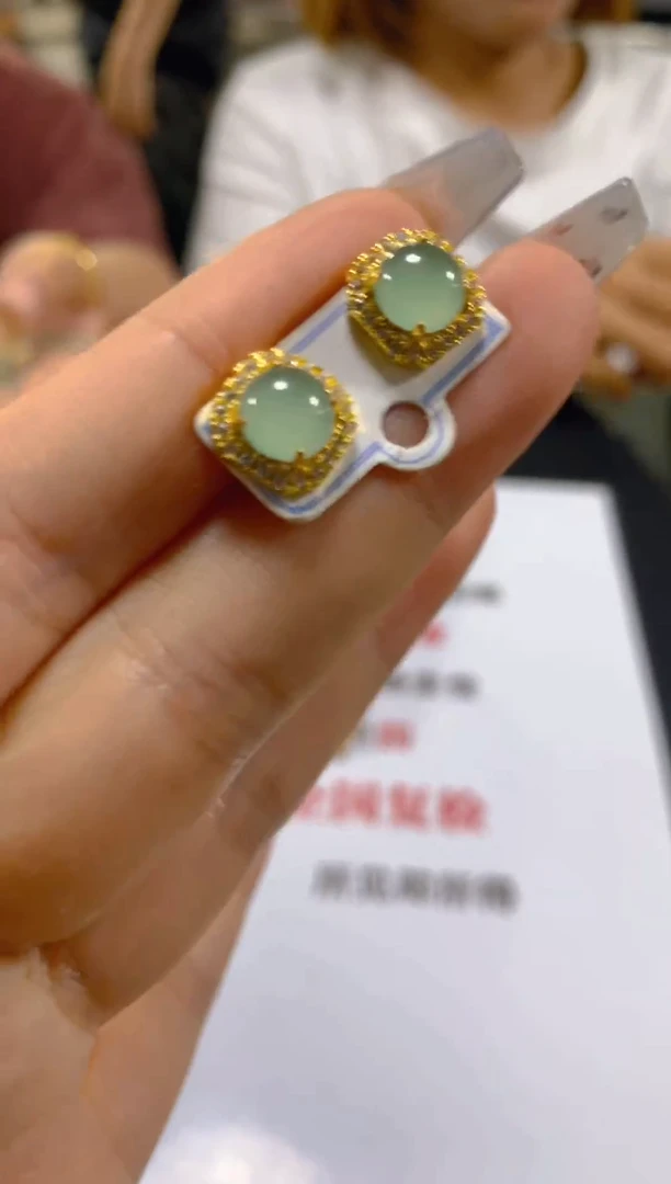 未镶嵌翡翠耳饰多样性发一