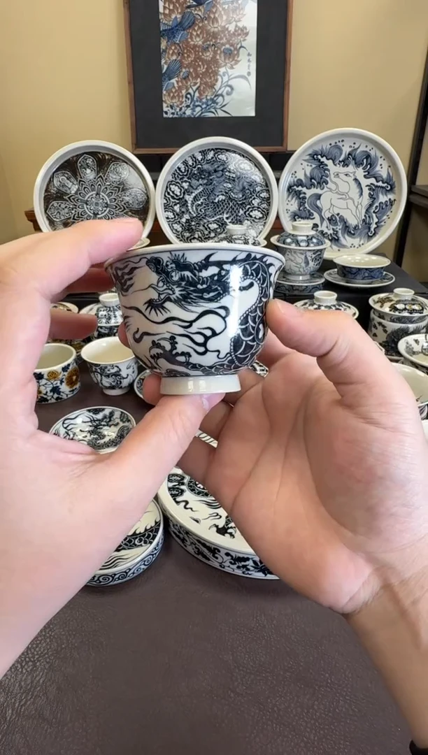 二号釉1351龙纹铃铛杯