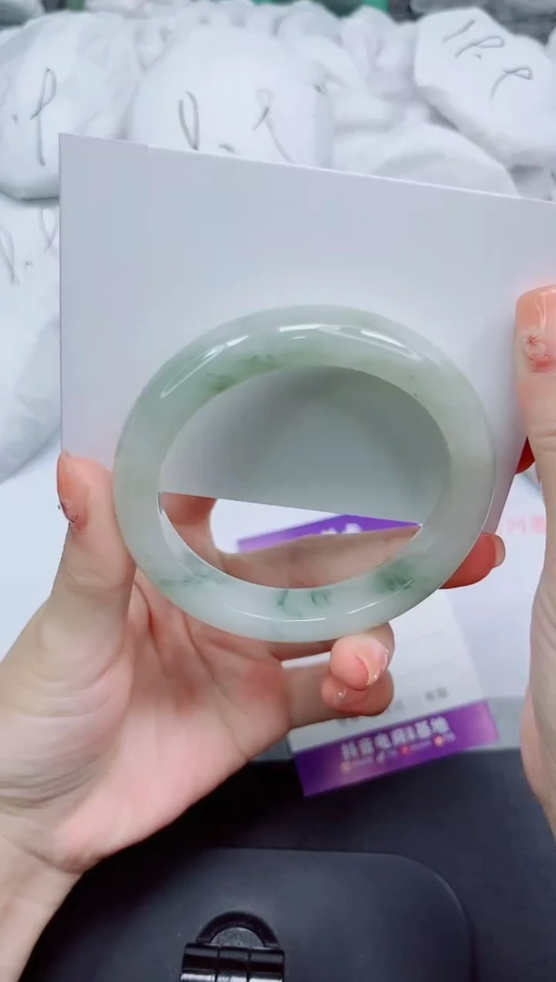 石英质玉手镯未镶嵌122-58