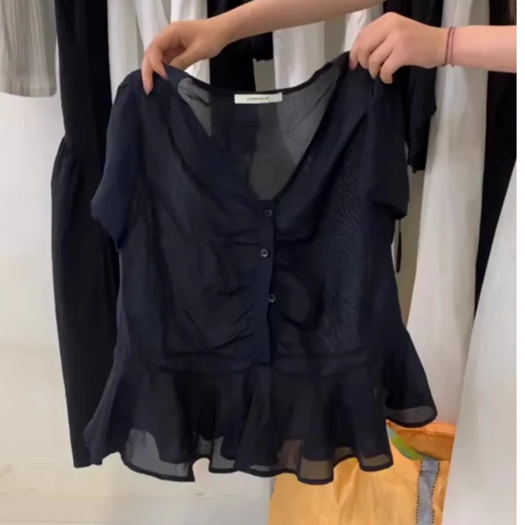 2025夏季新款法式温柔风褶皱V领短袖衬衫高级感飞飞袖上衣女凉感