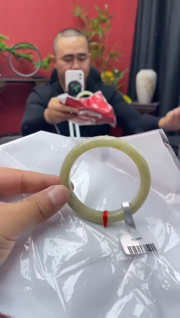 未镶嵌手镯翡翠10