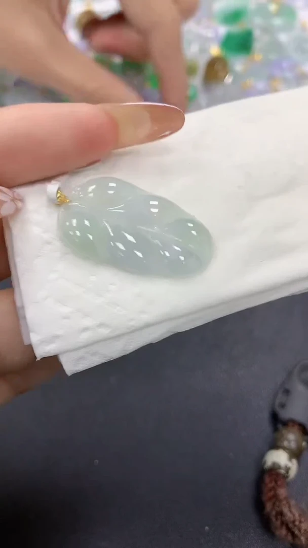 颈饰18K金镶嵌翡翠a货假一赔三支持复检百元上9元证书费自理