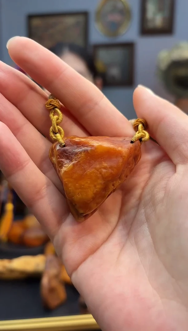 琥珀颈饰未镶嵌吊坠