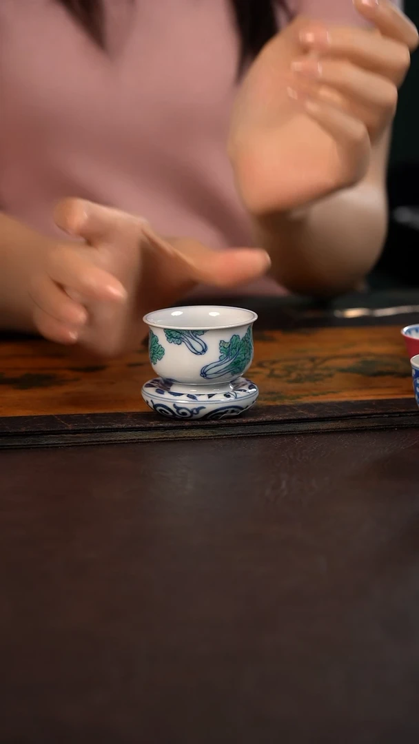 云霞珍藏斗彩白菜小炉式杯