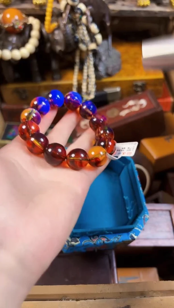 未镶嵌血珀耳饰------------------