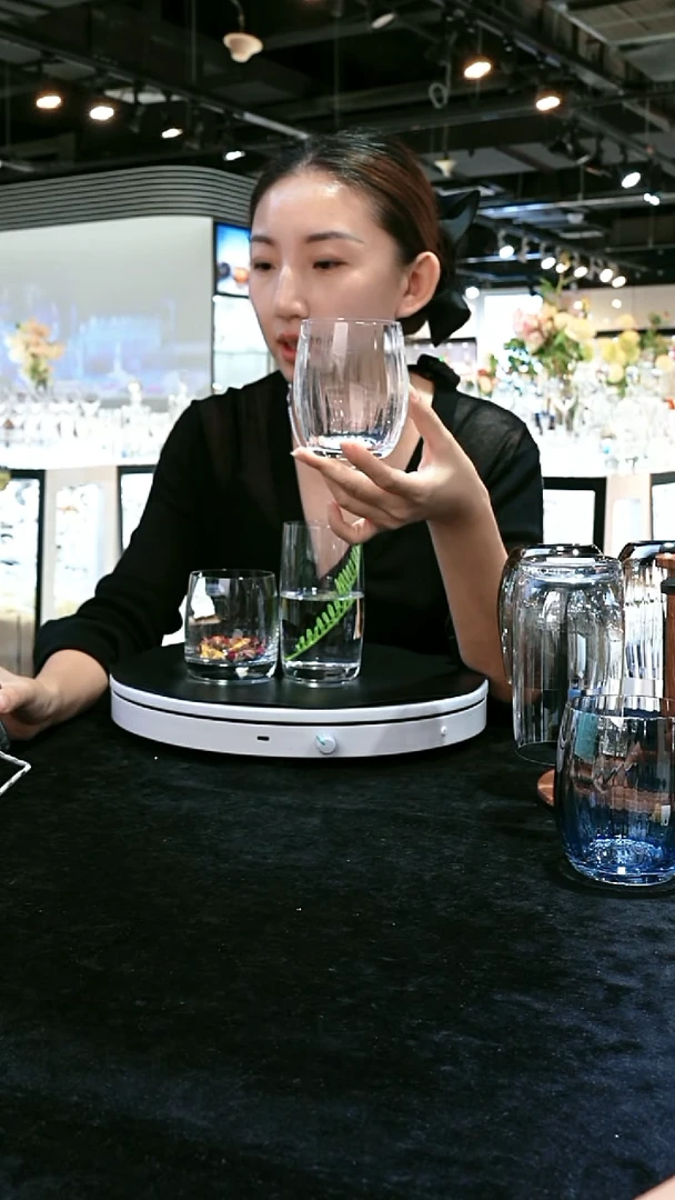 水晶平底款水杯大小各2支