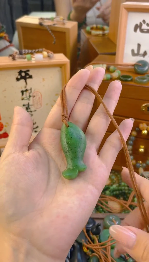 手链未镶嵌和田玉碧玉大鱼