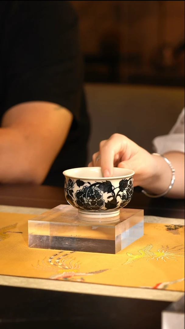 LQT立勤堂青花四象牡丹炉式杯带内绘