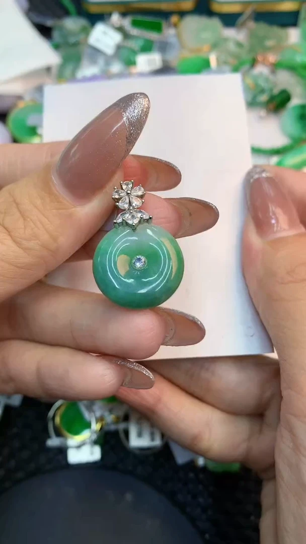 颈饰未镶嵌翡翠1