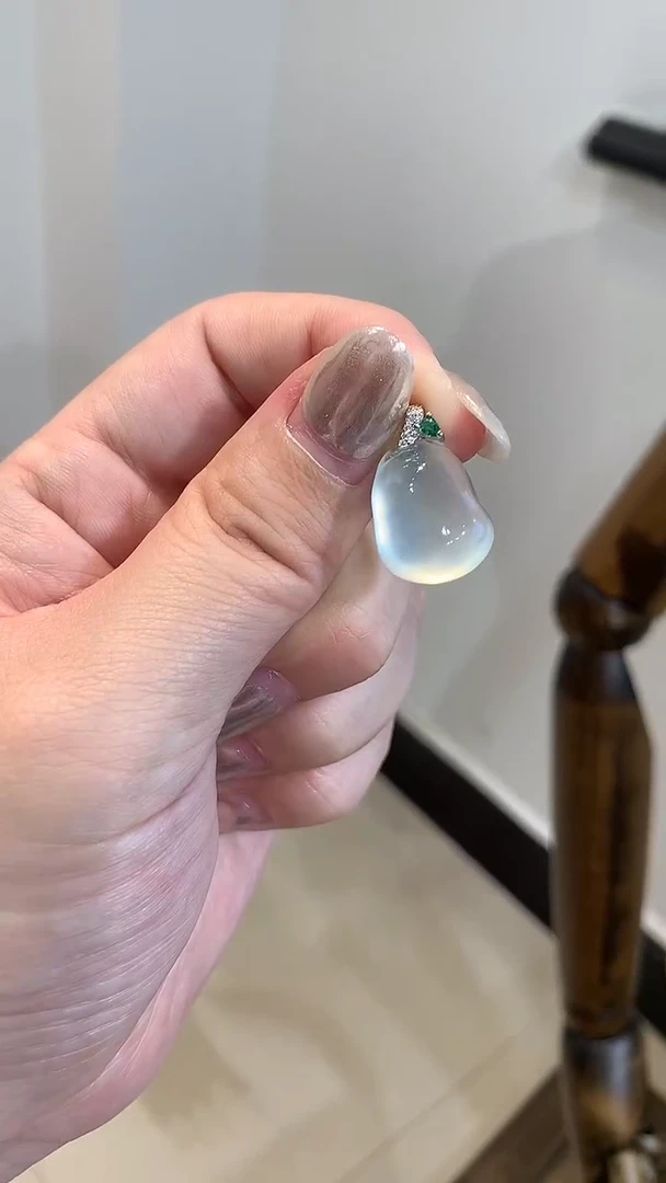 未镶嵌蛇纹石玉吊坠(不含链)福瓜