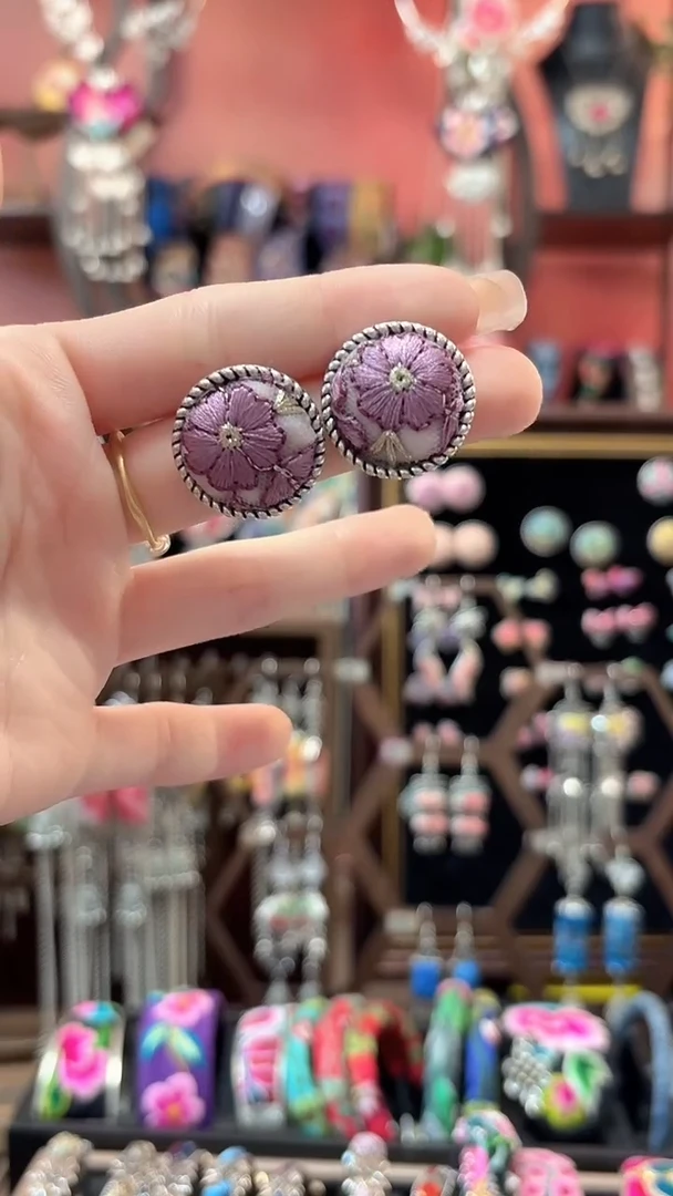 织绣 云织谣民族风精美饰品   10