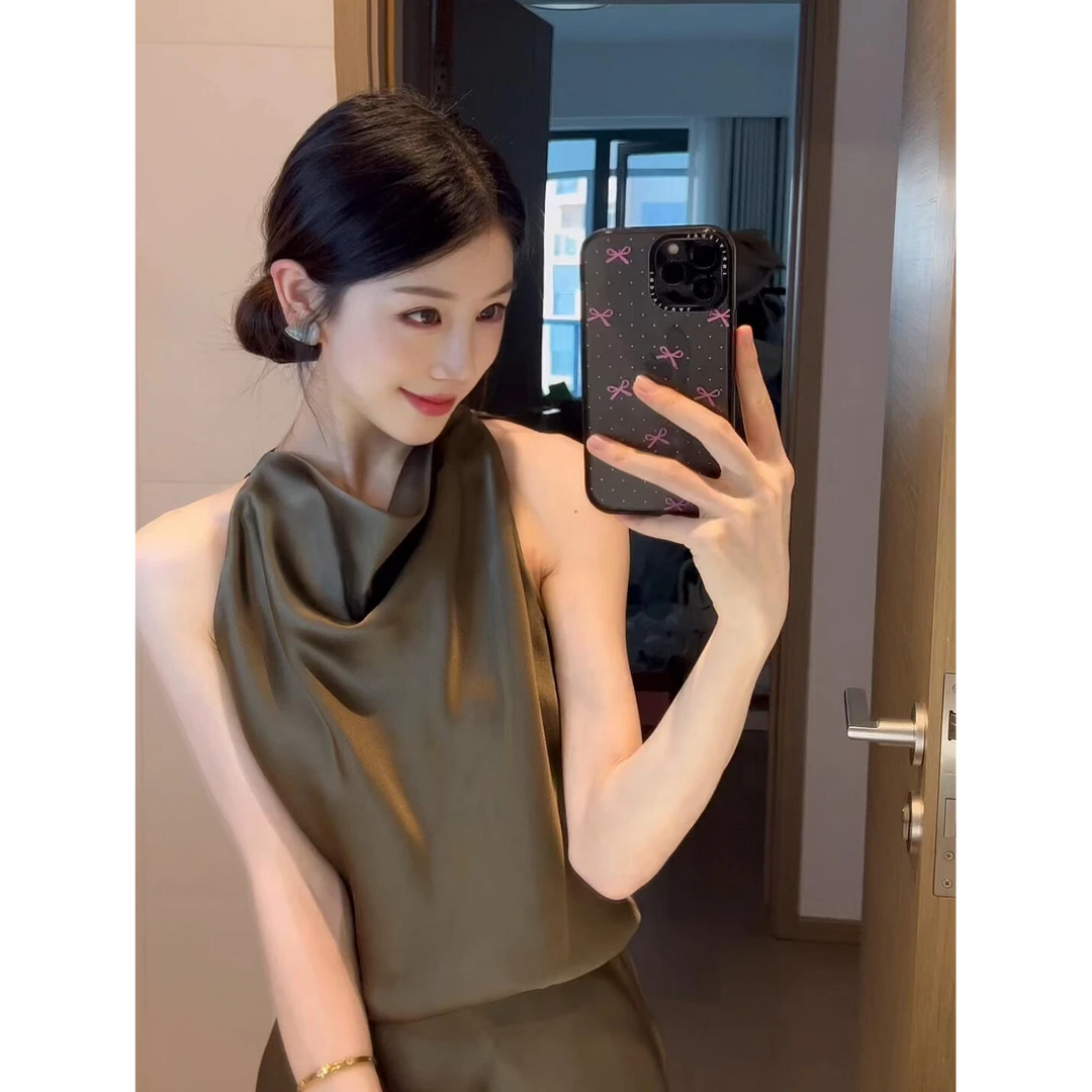 2025夏季名媛娇贵又迷人法式醋酸缎面无袖挂脖短款连衣裙绝美裙子