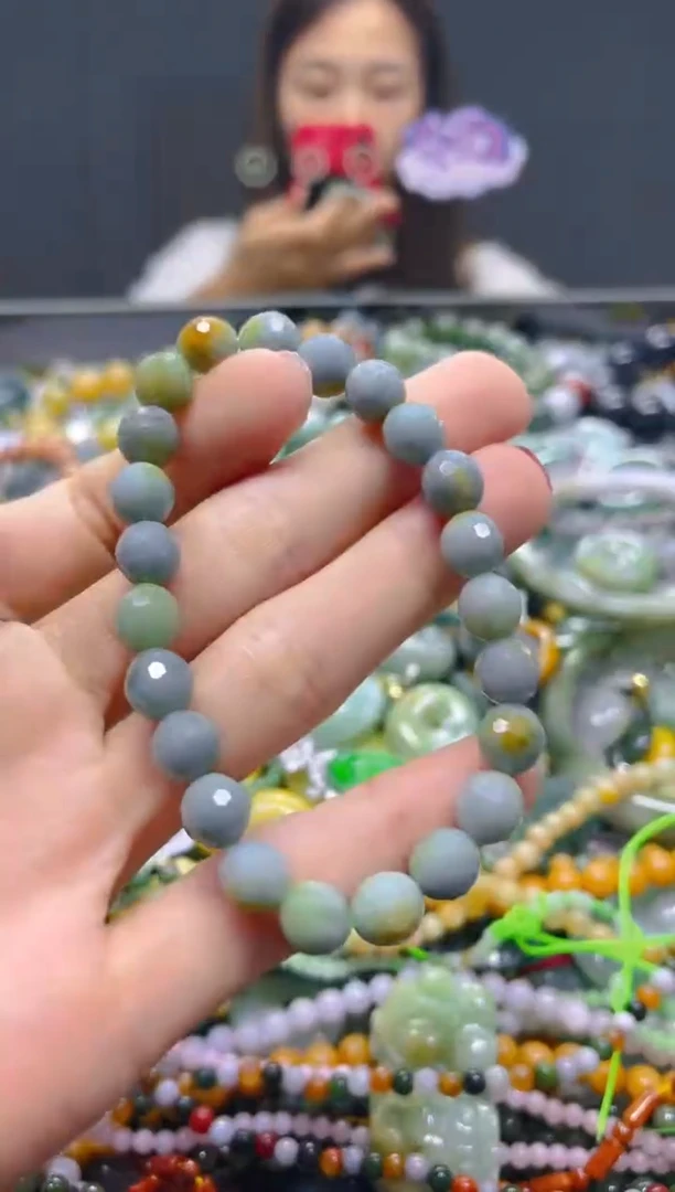 颈饰未镶嵌翡翠7MM/Q/翡翠A货，一件也是批发价