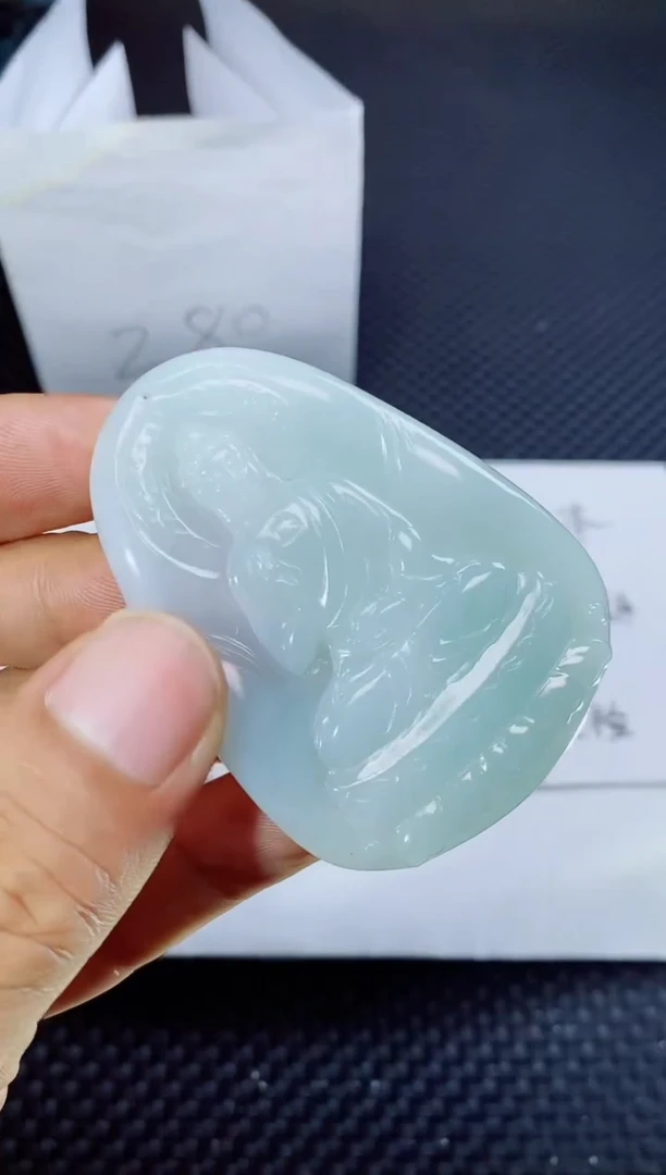 翡翠未镶嵌颈饰