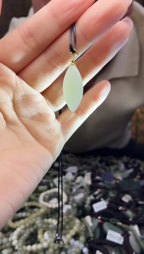 颈饰未镶嵌和田玉多样性发货，拍一发一