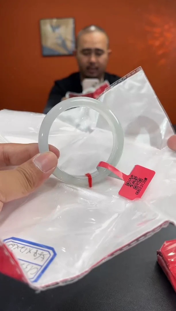 未镶嵌手镯翡翠5