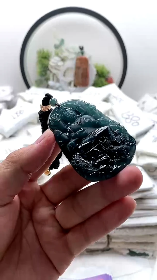 颈饰未镶嵌翡翠千手观音