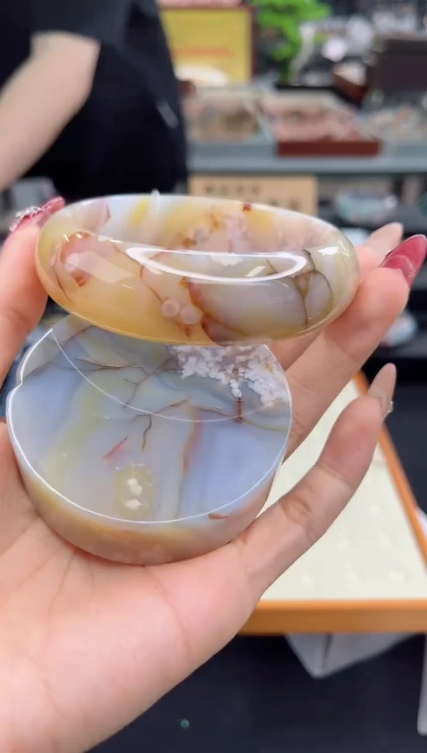 【闪购商品】石英质玉手镯未镶嵌62圈口（赠品镯心）3681375