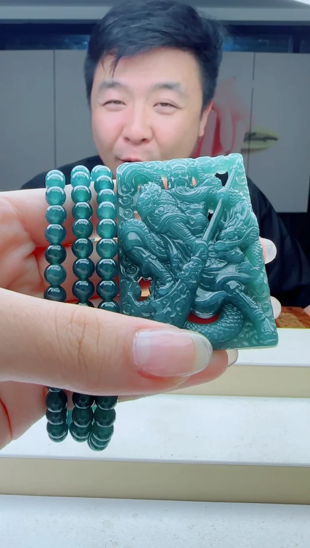 颈饰未镶嵌翡翠多样性发其中一