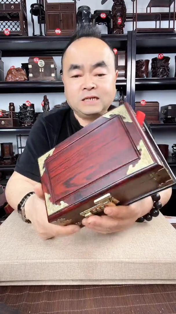 【闪购商品】木389老李红木工艺品