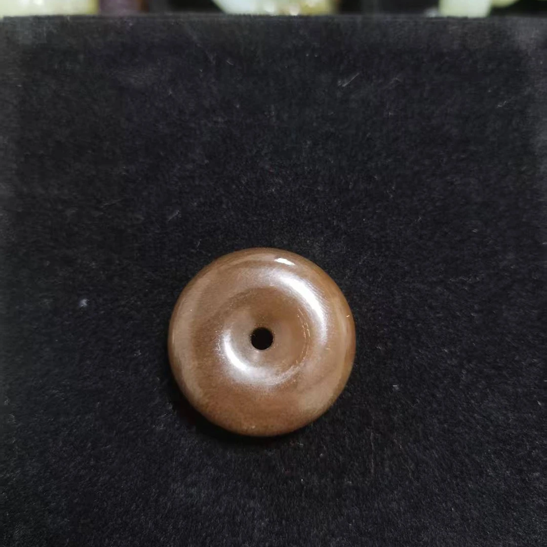 新疆和田玉吊坠.