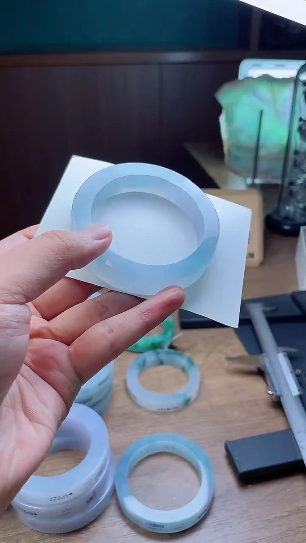 定制翡翠手镯未镶嵌定制