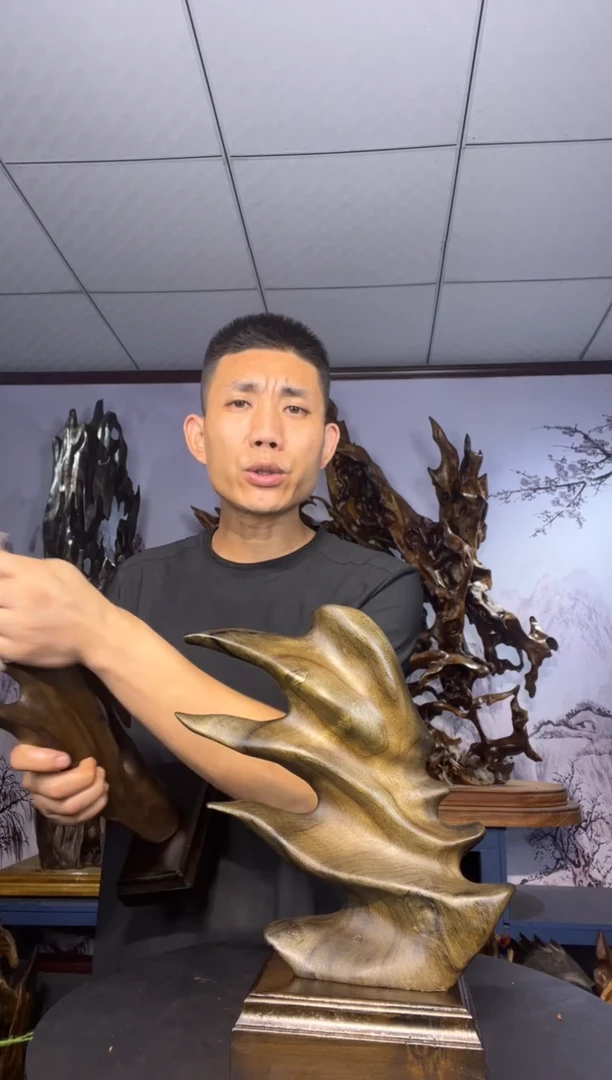金丝楠木雕款破**蝶金丝楠木工艺品摆件