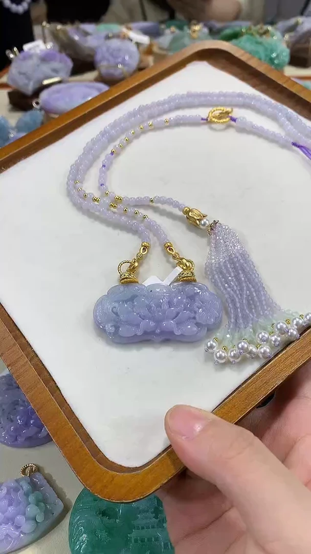 颈饰未镶嵌翡翠吊坠
