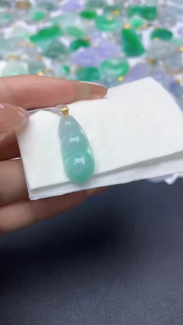 颈饰18K金镶嵌翡翠a货假一赔三支持复检百元上9元证书费自理