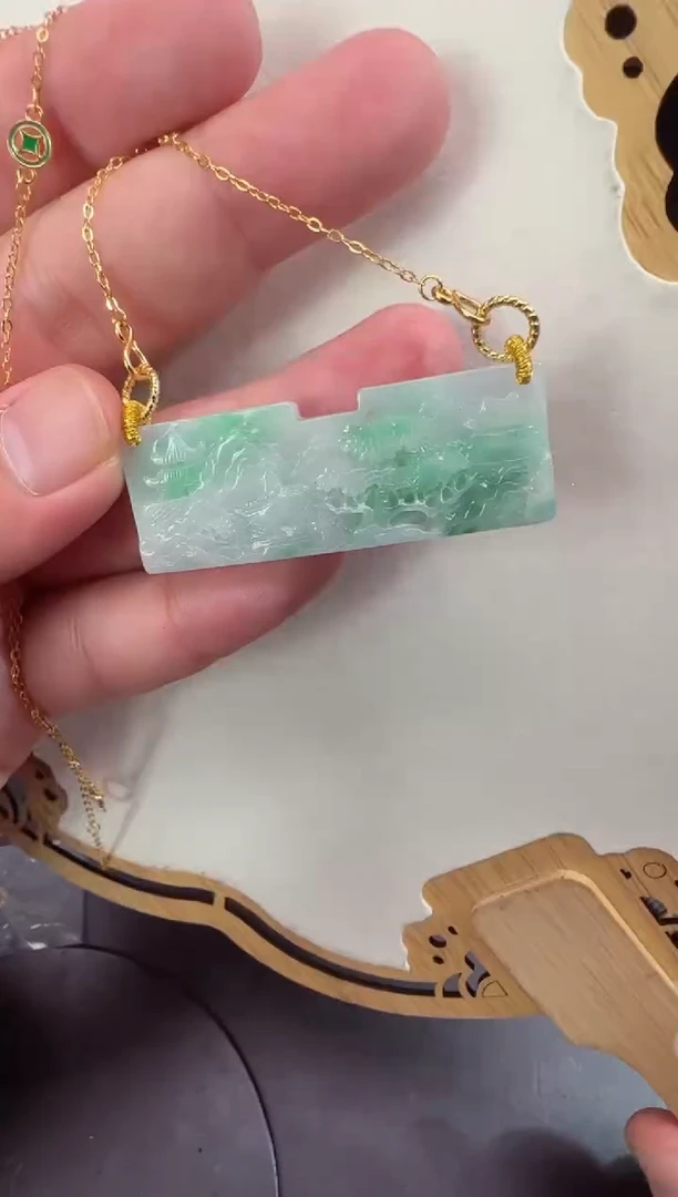 【闪购商品】翡翠颈饰未镶嵌牌子