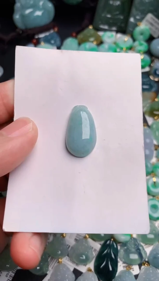 翡翠未镶嵌颈饰1