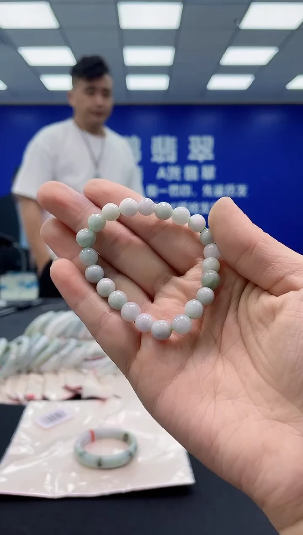 未镶嵌手绳翡翠阿***?AAAAAAAAAA手绳