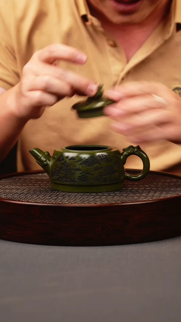 茶壶紫砂绿泥 龙龟壶 刻绘