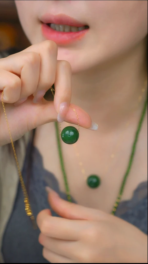 吊坠(赠链)未镶嵌和田玉aa