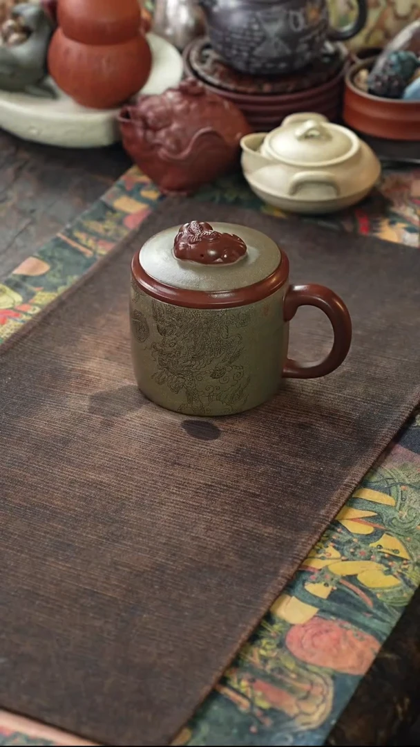 底槽清粉浆刻绘祥瑞紫砂盖杯