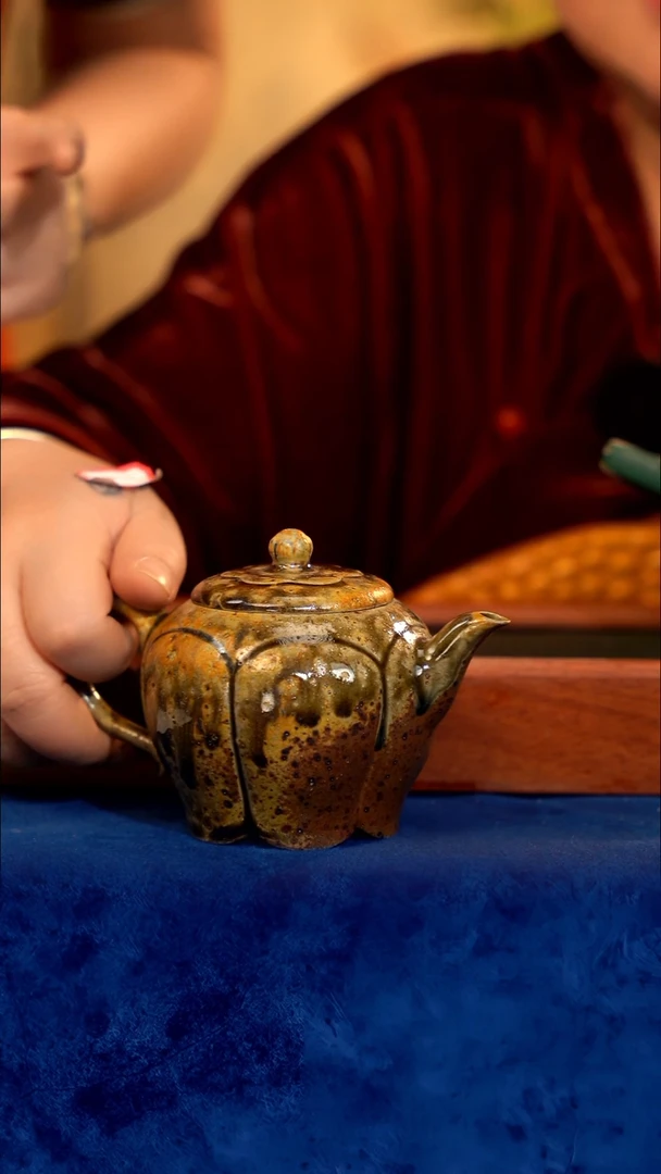 紫砂 宜兴紫砂 GFY  金丝楠木   郁金香