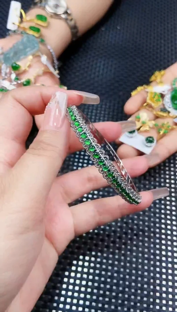 【闪购商品】翡翠手镯未镶嵌111111111