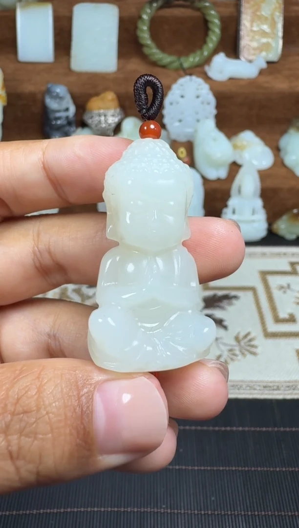 颈饰未镶嵌和田玉1