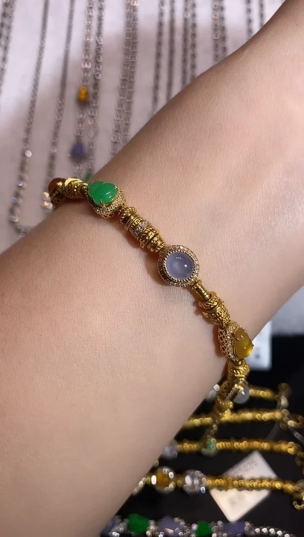 18K金镶嵌手链翡翠手链