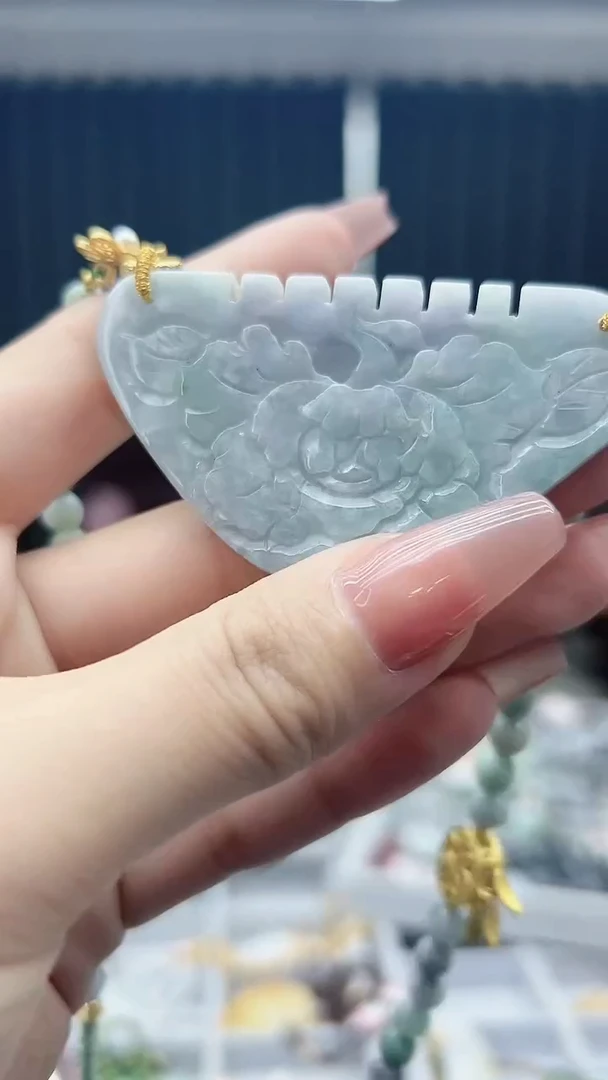 翡翠未镶嵌颈饰翡翠梳子吊坠